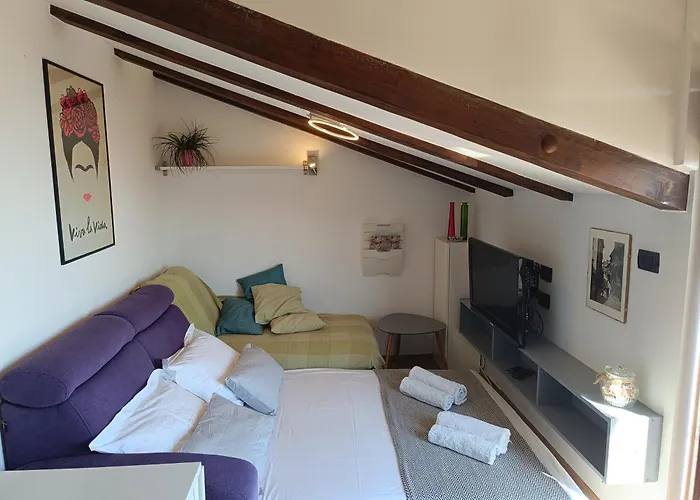 Fenix - Stunning View, Great Location & Free Parking *